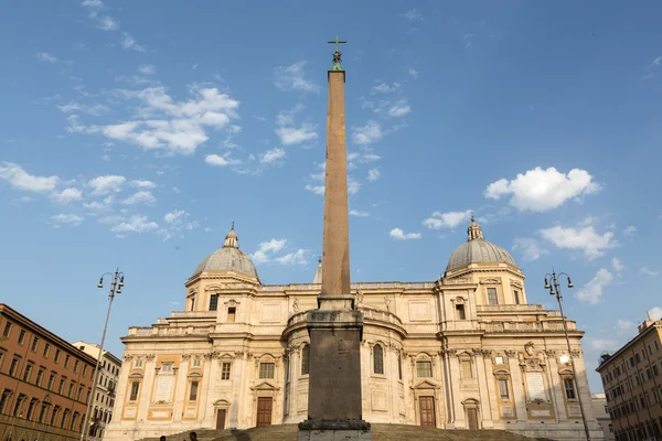 Βασιλική di Santa Maria Maggiore, Cappella Paolina, Δες από την πλατεία Piazza Esquilino της Ρώμης. Ιταλία. — Φωτογραφία Αρχείου