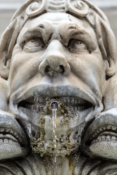 Close up da Fonte do Panteão (Fontana del Pantheon) na Piazza della Rotonda.. Roma, Itália — Fotografia de Stock