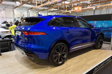 Jaguar F-Pace Moto Show Cracow Polonya 3rd edition nde sergilenmektedir. Katılımcı otomotiv sektörünün en ilginç yönleri mevcut