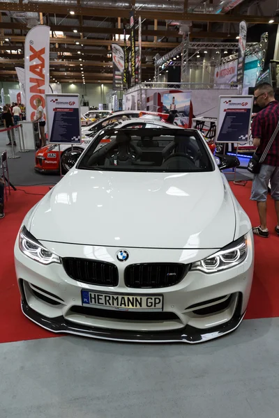 BMW Cabrio expuso en la 3ª edición de MOTO SHOW en Cracovia. Polonia.Los expositores presentan los aspectos más interesantes de la industria del automóvil — Foto de Stock