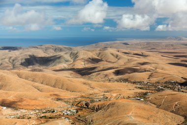 Volkanik peyzaj. Fuerteventura Mirador Morro Velosa, Fuerteventura, Kanarya Adaları, İspanya'dan panoramik görünüm