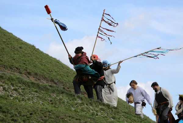 Kimliği belirsiz Rekawka - Lehçe geleneği, katılımcıların Krakow Paskalya sonra Salı günü kutladı. Şu anda Festivali tarihi imar karakteri vardır — Stok fotoğraf