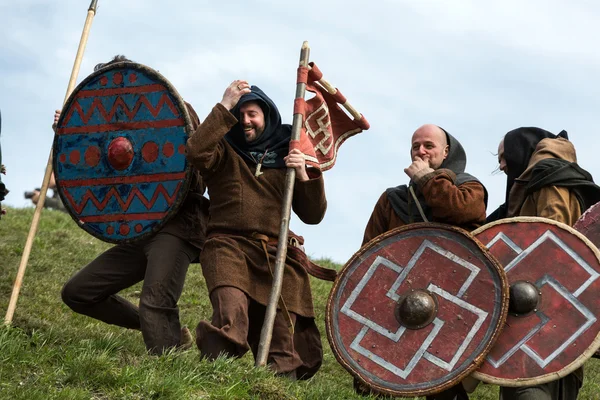 Participantes no identificados de Rekawka - tradición polaca, celebrada en Cracovia el martes después de Pascua. Actualmente tiene el carácter de festival reconstrucción histórica —  Fotos de Stock