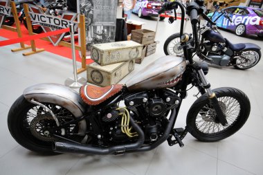 Harley Davidson motosiklet Krakow Moto Show 3 baskısında görüntülenir. Polonya. Katılımcılar otomotiv endüstrisinin en ilginç yönlerini sunarlar