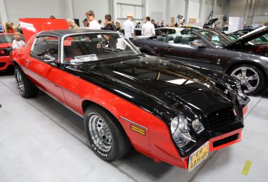 Moto Show Krakow 3rd edition, görüntülenen Pontiac Trans Am. Polonya. Katılımcı otomotiv sektörünün en ilginç yönleri mevcut