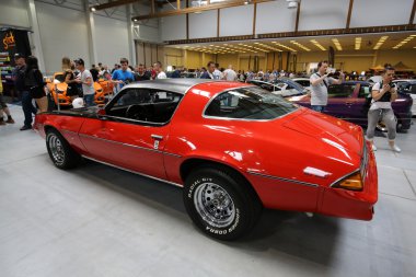 Moto Show Krakow 3rd edition, görüntülenen Pontiac Trans Am. Polonya. Katılımcı otomotiv sektörünün en ilginç yönleri mevcut