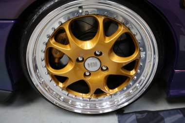 Renault tekerlekli Moto Show Cracow Polonya 3rd edition nde sergilenmektedir. Katılımcı otomotiv sektörünün en ilginç yönleri mevcut