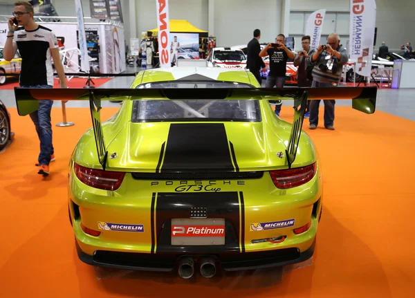 Porsche 911 GT3 se exhibe en la 3ª edición de MOTO SHOW en Cracovia Polonia. Los expositores presentan los aspectos más interesantes de la industria automotriz — Foto de Stock