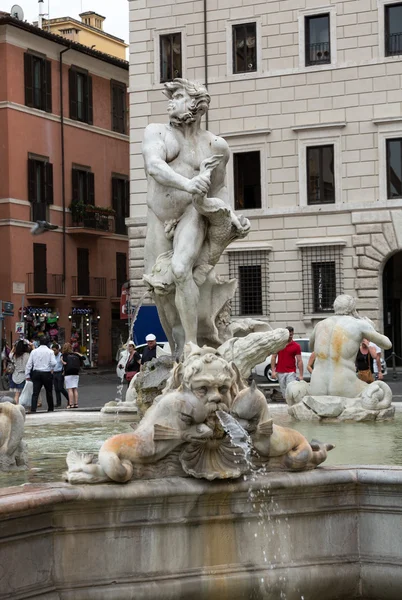 Fontana del Moro (Moor Fountain) na Piazza Navona. Řím, Itálie — Stock fotografie