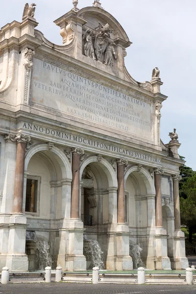 A Fontana dell 'Acqua Paola também conhecida como Il Fontanone ("A grande fonte") é uma fonte monumental localizada no monte Janiculum, em Roma. Itália — Fotografia de Stock