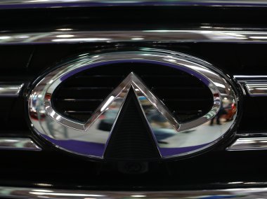  Infiniti metalik logo closeup Infiniti araba 
