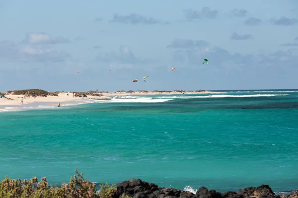 Corralejo strand op Fuerteventura, Canarische eilanden. Spanje — Stockfoto