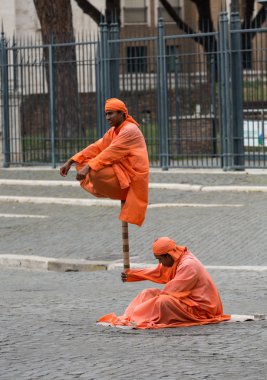  Roma, İtalya'da Hint havaya yükselme gerçekleştirme Fakirs hüner