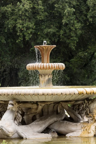 Bahçeli Villa Borghese çeşme. Roma, İtalya — Stok fotoğraf