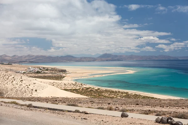 Strand playa de sotavento, Canarische eiland fuerteventura, Spanje — Stockfoto