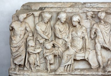  Diokletian, Roma Hamam eski lahit üzerinde kabartma