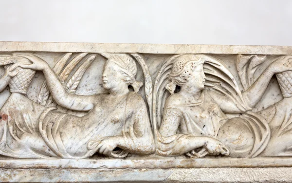 Ancient sarcophagus in the baths of Diocletian in Rome — Stock Photo, Image