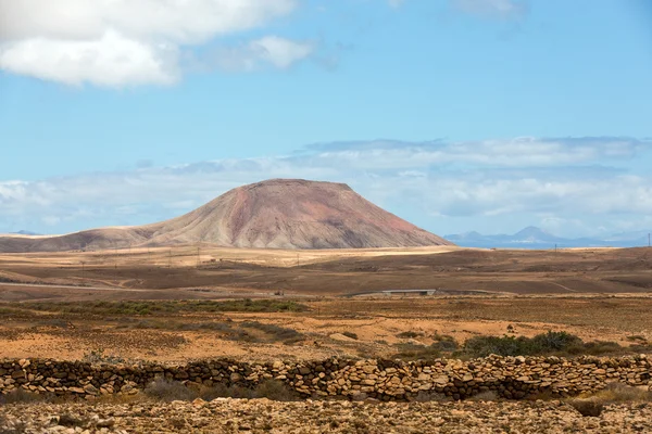 美丽的火山山脉上富埃特文图拉。加那利群岛。富埃特文图拉。加那利群岛 — 图库照片