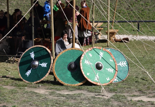 Cracovia - Campamento de caballeros durante el tradicional festival medieval —  Fotos de Stock