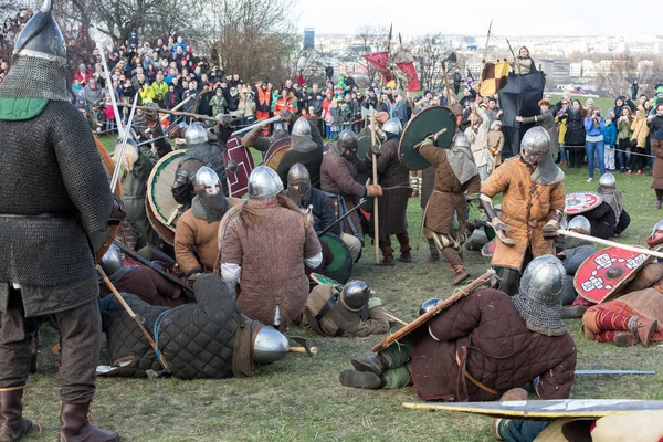 Unidentified participants of Rekawka - Polish tradition, celebrated in Krakow on Tuesday after Easter. Currently has the character of festival historical reconstruction — Stock Photo, Image