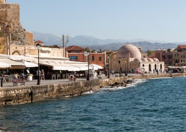 Taverna ve Chania, Crete Limanı çevreleyen restoranlar