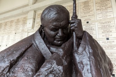 -John Paul II Merkezi, Papa John Paul II Lagiewniki, Anna Gulak tarafından saygı Wyd 2016.Cracow Polonya önce bulunan büstü