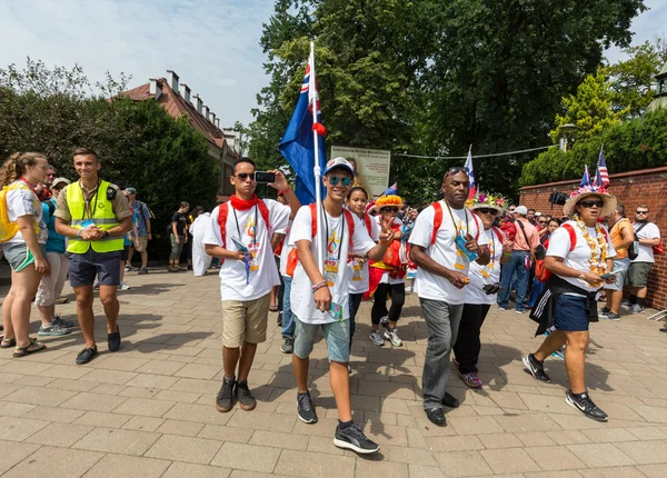 Journée mondiale de la Jeunesse 2016 - Pèlerins de l "île Cook dans le Sanctuaire de la Divine Miséricorde à Lagiewniki. Cracovie, Pologne — Photo