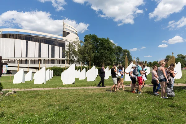 Zona de Reconciliación en el Santuario de la Divina Misericordia en Lagiewniki. Los participantes de la JMJ podrán confesar a más de 50 confesionarios adicionales. Cracovia Polonia — Foto de Stock