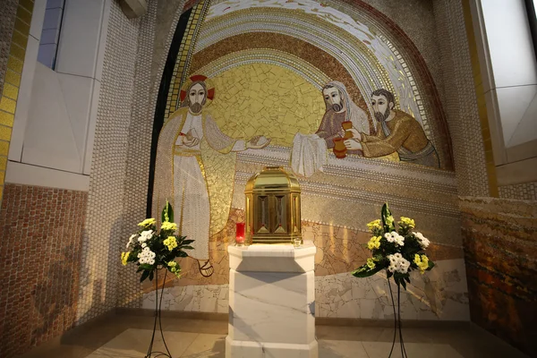 Interior of the main upper church in Centre of the Pope John Paul II in Cracow, Poland, — Stock Photo, Image