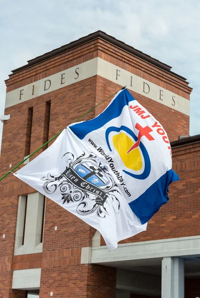 Lijst van vlaggen van World Youth Day 2016 in het centrum van paus Johannes Paulus Ii in Lagiewniki. Cracow. Polen — Stockfoto