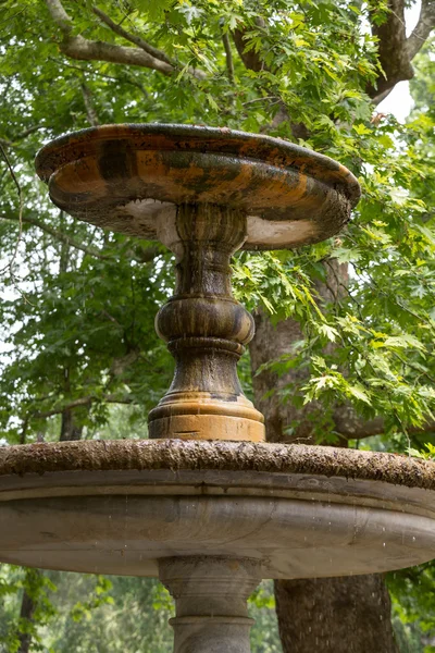 Fuente en Jardín de Villa Borghese. Roma, Italia — Foto de Stock