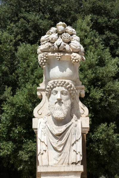 Marmeren standbeelden in Villa Borghese, openbaar park in Rome. Italië Italië — Stockfoto