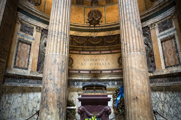 Pantheon a Roma, Italia. Il Pantheon fu costruito come tempio di tutti gli dei dell'antica Roma e ricostruito dall'imperatore Adriano intorno al 126. . — Foto Stock