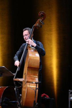 Adam Baldych - Polonyalı kemancı Krakov, Polonya yaz Caz Festivali'nde canlı müzik 