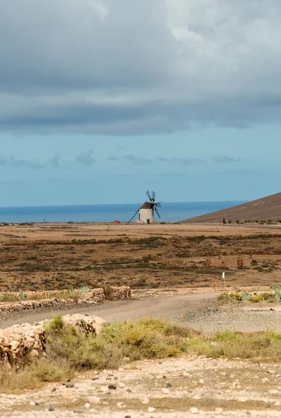 Tefia 카나리아, 카나리아 제도, 스페인에 가까운 둥근 돌 풍차 — 스톡 사진