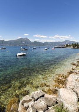 Yılında köy Torri del Benaco İtalya Garda Gölü kıyısında