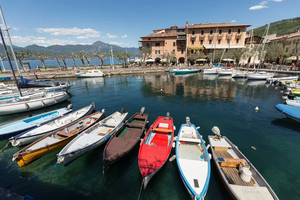 Torri del Benaco. Gardasøen. Italien - Stock-foto