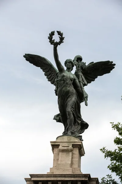 Rzeźba w vittorio emanuele ii most, Rzym, Włochy — Zdjęcie stockowe