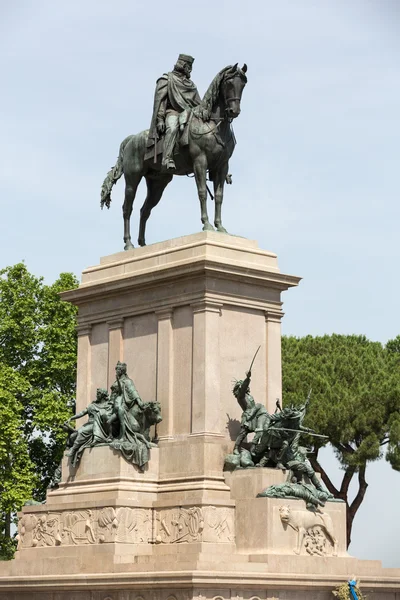 Garibaldi pomník na pahorku janiculum v Římě, Itálie — Stock fotografie