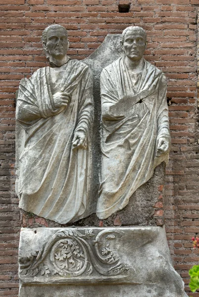 De oude beelden in de baden van Diocletianus (Thermae Diocletiani) in Rome. — Stockfoto