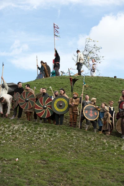 Participantes no identificados de Rekawka - tradición polaca, celebrada en Cracovia el martes después de Pascua. Actualmente tiene el carácter de festival reconstrucción histórica —  Fotos de Stock