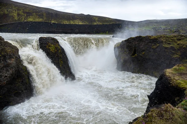 Hafragilsfoss Jest Bardzo Potężnym Wodospadem Islandii Niedaleko Swojego Większego Brata — Zdjęcie stockowe