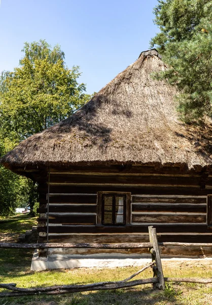 Wygiezlow Polska Sierpnia 2020 Stary Piec Kaflowy Ręcznie Malowanymi Płytkami — Zdjęcie stockowe