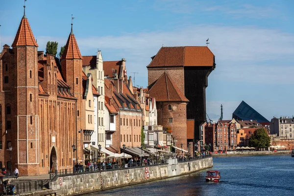 Gdansk Polonia Septiembre 2020 Mayor Puerto Medieval Grulla Europa Edificios — Foto de Stock