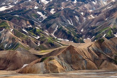Fjallabak Doğa Rezervi 'ndeki Landmannalaugar volkanik dağları. İzlanda