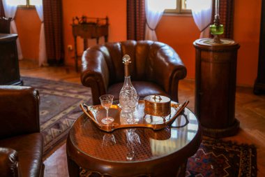 Wygiezlow, Polonya - 14 Ağustos 2020: 18. yüzyıldan kalma zengin bir soylu ailenin malikânesi. Malikane Wygiezw 'deki açık hava müzesine taşındı. Polonya.