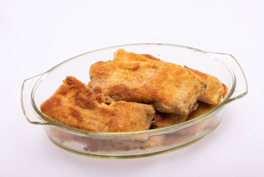 Bardakta balık filetosu, ısıya dayanıklı.