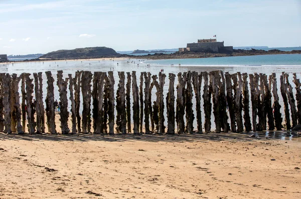 Velká Vlnolamy Pláž Saint Malo 3000 Kmenů Obranu Města Před — Stock fotografie