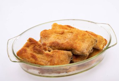 Bardakta balık filetosu, ısıya dayanıklı.