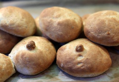 Sıcak ve taze ev yapımı ekmekler. Gıda arkaplanı 